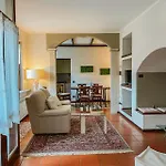 Nyaraló L&b House