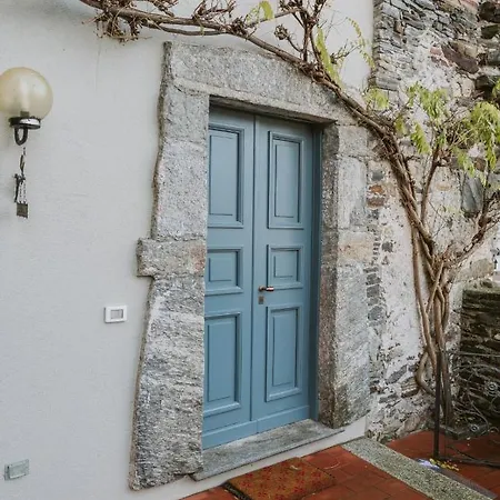 L&b House *
