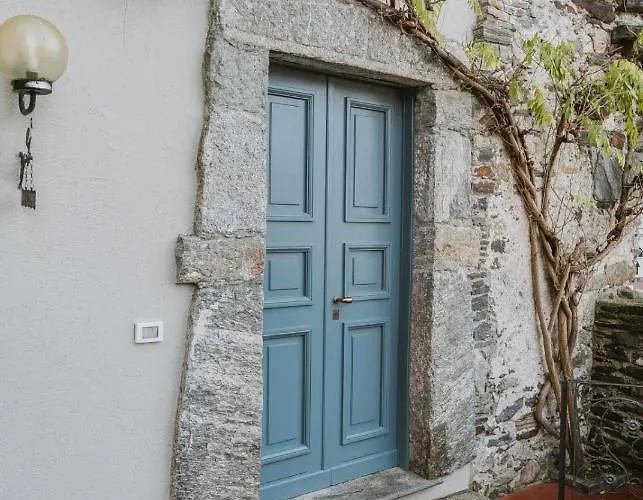 L&b House *